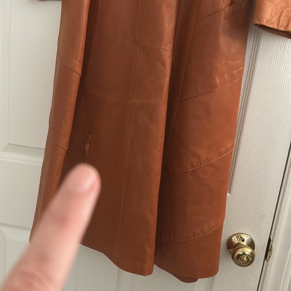 Vintage leather trench coat. - Picture 7 of 8